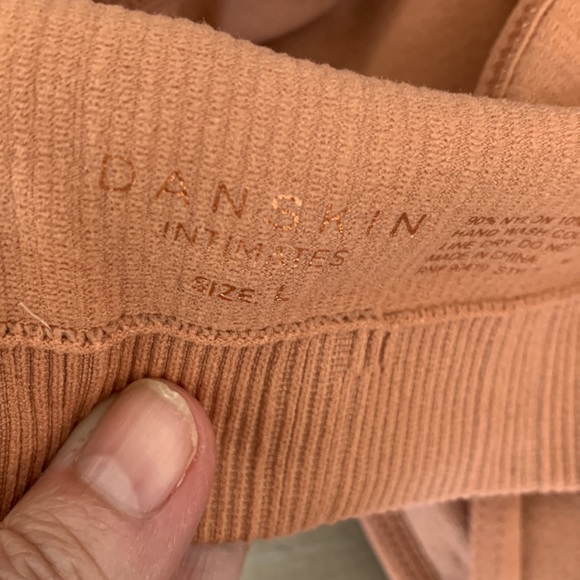 Danskin ribbed bralette size L, removable pads. NWOT. Cinnamon color. - Picture 5 of 6